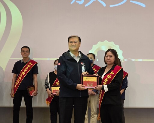 和發園區五一表揚模範勞工 簡天保：勞工是企業的寶
