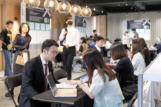 新媒體設計職缺熱爆 高雄媒合會百人投履歷、最高月薪8萬
