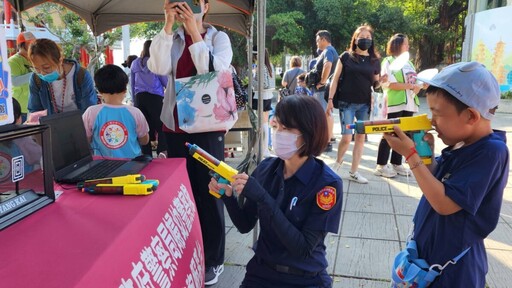 高雄幼兒園辦健走活動 邀婦幼警宣導兒童安全