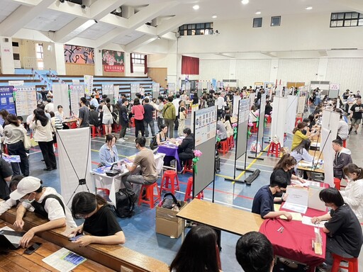高雄挺勞工拚就業 五一系列聯合徵才吸引逾800人次面試