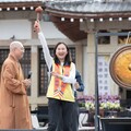 佛誕母親雙慶同歡 三千人共聚浴佛祈願