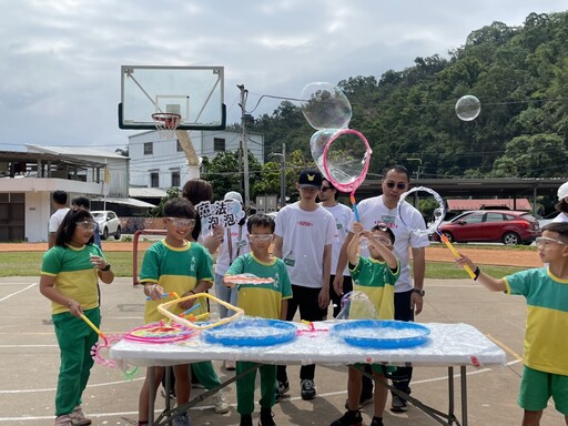 趣味解謎點燃科學魂 2025希望閱讀杜邦山海科學營臺東學子樂在其中