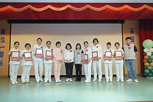慶祝2025年國際護師節黃敏惠市長獻上祝賀 表揚優良資深護理人員