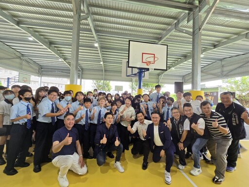 環台光電攜手福爾摩沙夢想家打造宜寧中學太陽光電風雨球場啟用