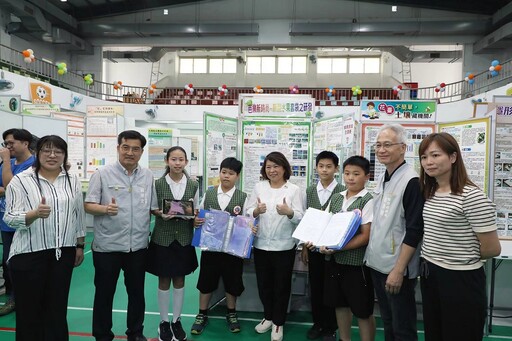 嘉市第43屆國民中小學科學展覽會頒獎典禮 黃敏惠：鼓勵學生勇於探索