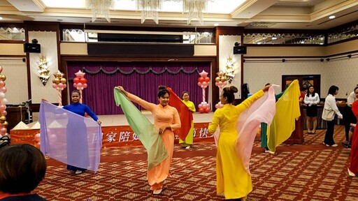向偉大母愛致敬！臺東縣表揚20位模範媽媽 祝母親節快樂