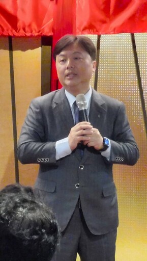 感謝傑出校友吳松源 宜蘭大學「力信講堂」揭牌儀式