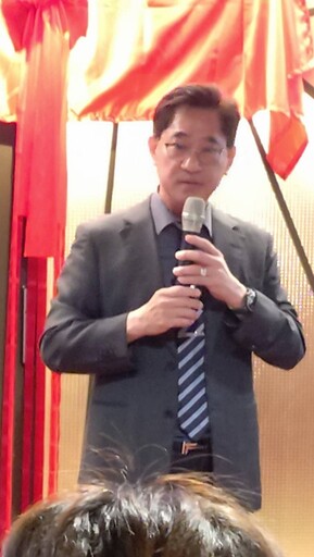 感謝傑出校友吳松源 宜蘭大學「力信講堂」揭牌儀式