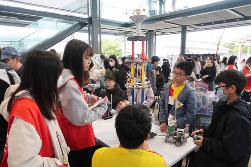 嘉義學子代表台灣參與「2025Robofest世界機器人大賽」