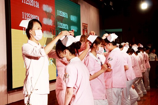 義守大學辦加冠典禮 培育AI護理新世代