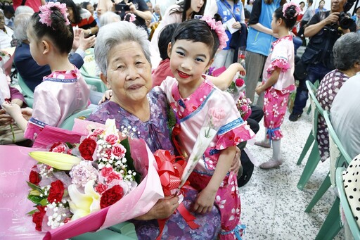 苗栗市表揚114年模範母親與慈孝家庭 感念母愛與家庭典範精神
