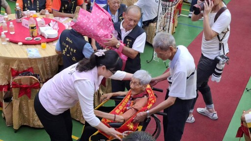 太保表揚模範母親 市長鄭淑分：平凡中見偉大 以母親溫柔堅定特質推動城市轉型
