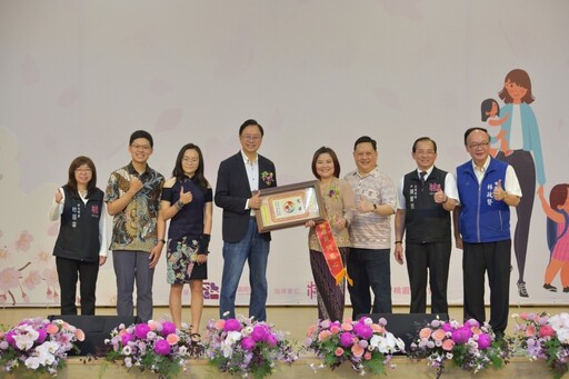感謝無私奉獻傳遞愛與堅韌 桃園市表揚114年模範母親
