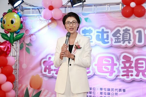許縣長出席草屯鎮模範母親表揚晚會 感恩母愛