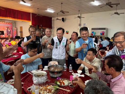 「從媽媽身上學會責任與愛」嘉義囝張啓楷立委返鄉出席模範母親表揚 哽咽感念父母身影
