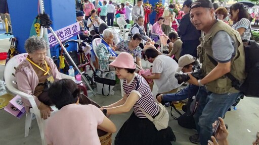 有孝人間宜蘭先行 2025甲父母洗腳感恩活動場面溫馨