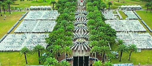 2025「佛誕節、母親節、全球慈濟日」浴佛典禮 高雄場萬人享法喜