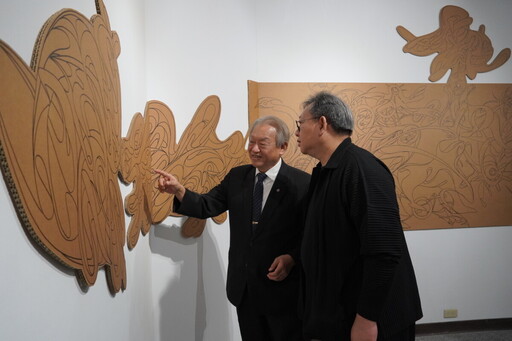 《吹牛皮在紙上》開展 梁任宏30件手繪切割紙藝作正修亮相