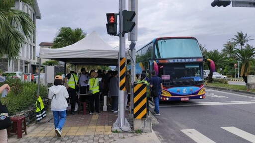 東浪嘉年華搭接駁車送飲品 開心暢飲享受金曲歌王歌后歡唱