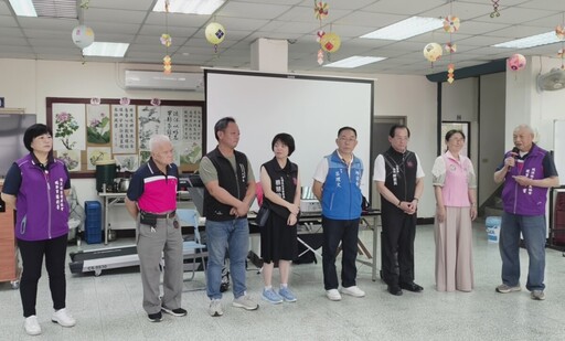 關懷社區長者 陳寶民局長親赴瑞源社區關懷據點與長輩同樂