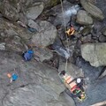 台東北絲鬮溪救出三澳洲登山客 違法入山將開罰