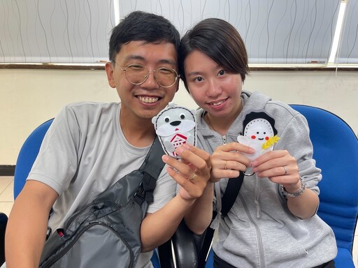 歡慶端午節 移民署邀新二代手作鱟造型香包傳遞祝福