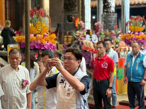 文武大眾爺聖誕 劉和然參香祝壽廟方捐贈110萬助警勤務