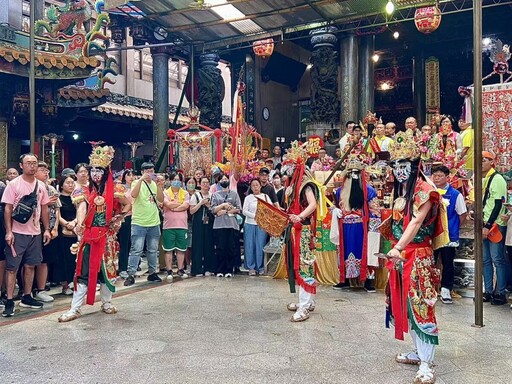 文武大眾爺聖誕 劉和然參香祝壽廟方捐贈110萬助警勤務