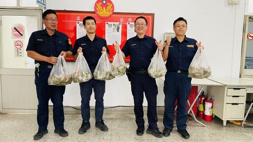 端午節慰勞辛勞 北港警察之友會送粽子暖警心