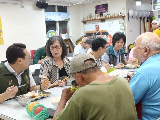 郵政有愛！基隆郵局粽情送萬里