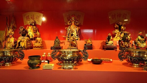 泡麵土地公傳奇 頭城玄德宮吃泡麵祈求財運
