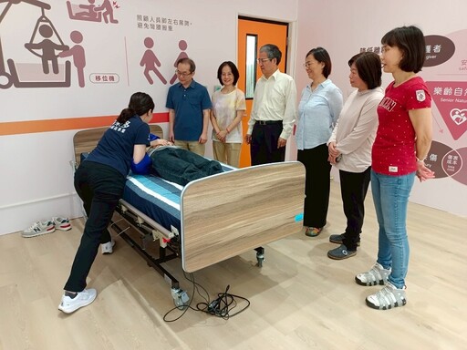 校長帶頭考照 聖約翰科大樂齡系齊力升級自然照顧技術