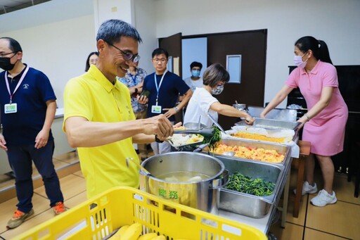 高雄首屆食農教育推動會圓滿落幕 委員蔬食日走入校園共品永續午餐