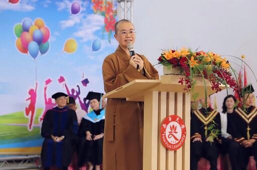 南華大學畢業生茁壯放光 秉持三好精神邁向新篇章