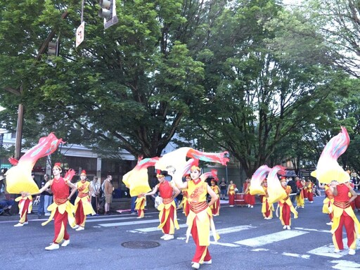 康裕成議長率團出訪波特蘭玫瑰節 高雄文化魅力驚艷花車遊行與龍舟賽