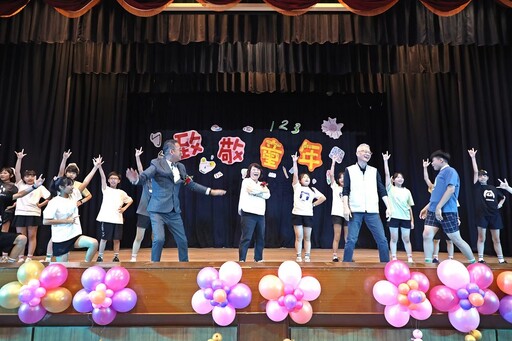 嘉市垂楊、大同、民族國小第80屆畢業典禮 黃敏惠回母校為畢業生獻祝福