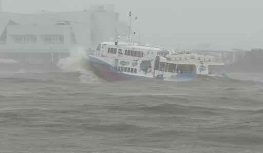 風雨無阻！東琉線緊急加開船班 安全護送1167名旅客返家