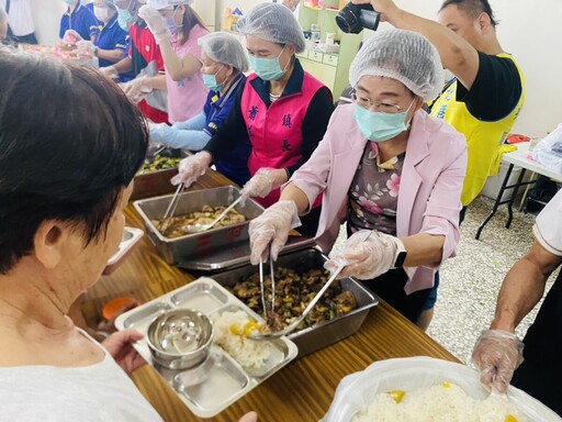 北港溝皂長青食堂開幕啟用 百位長者共同開心用餐