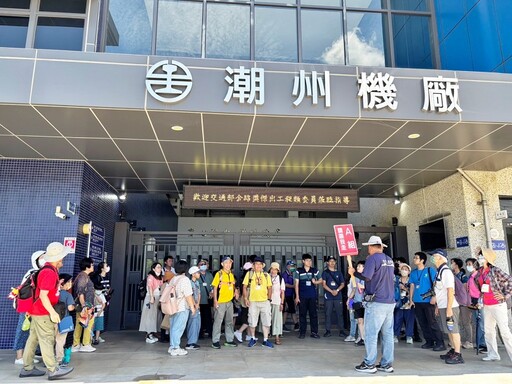 超萌噹噹一族彩繪郵輪式列車馳乘國境之南