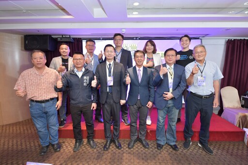 《AI型農》座談會登場 許智傑推動港都智慧農業新藍圖