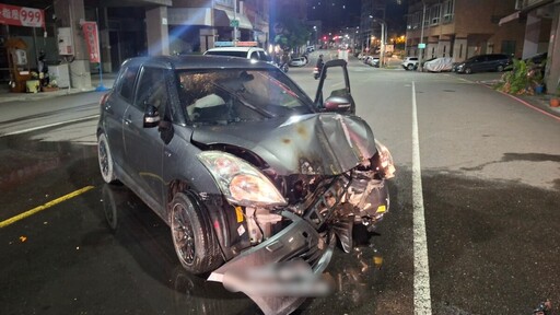 楠梓自撞事故釀車頭起火 疑疲勞駕駛肇禍