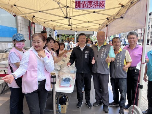 高雄愛心熱力爆棚！曾俊傑力挺太座塗孟瑤 晴晴姐妹會公益捐贈暖入心坎