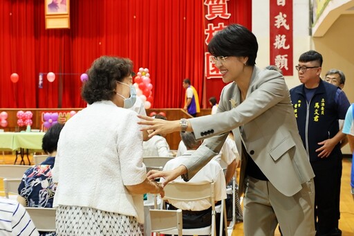 南投縣府辦退休公教人員座談會 許縣長邀大家10月共賞國慶焰火