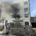 竹北鑫旺工業大樓突遇惡火 副縣長到場關心籲民眾改道避險