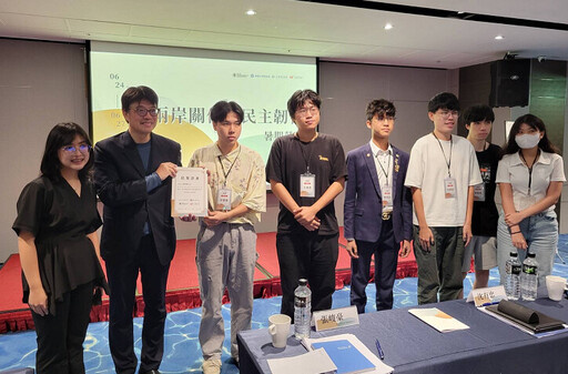 東海大學兩岸關係與民主韌性營隊 增進青年學生兩岸關係識讀思辨力
