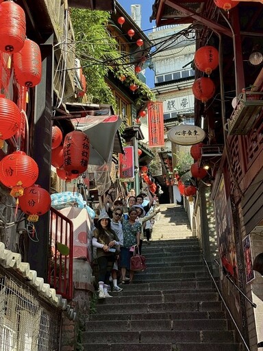 六月晴光下的山海小旅行/丁倩