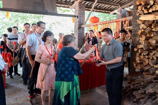 德台瓷緣傳薪火，瓷幫古道結同心 第三屆閩台陶瓷文化節開幕