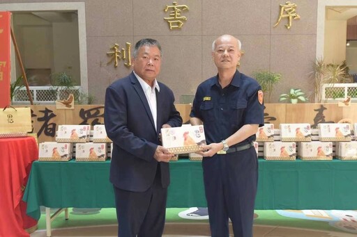嘉市警打詐有成 昇樺食品吳裕田董事長贈滴雞精