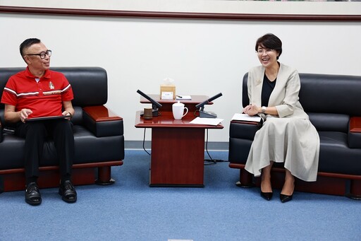 奉獻基層為民服務 許淑華表揚績優民政人員