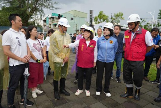 雲嘉兩縣市首長慰勞救災人員 加速完成災後復建